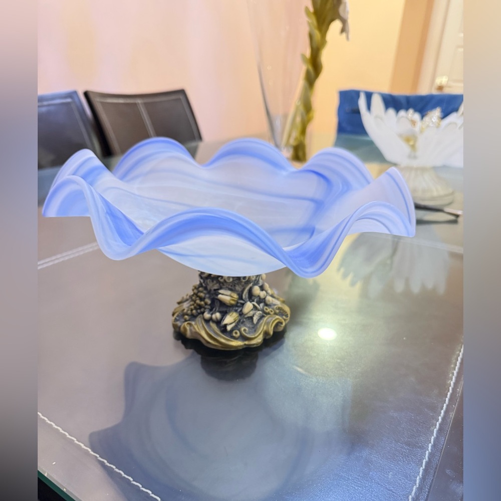 Elegant Blue & White Art Glass Vase with Ornate Gold Base | - Picture 5 of 8